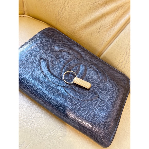 Pretty Bird Keychain - Picture 7 of 11